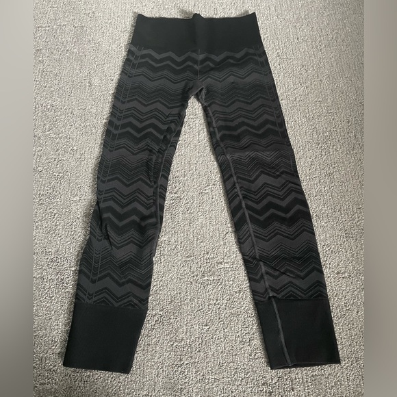 Lululemon Chevron Leggings - Picture 1 of 4